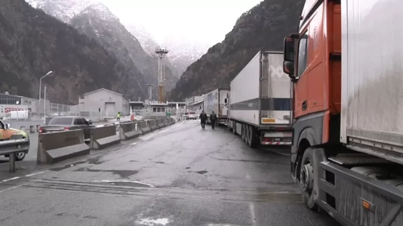 Թուրքական բեռնատարները «Վերին Լարսի» անցակետով կանցնեն առանց հերթի