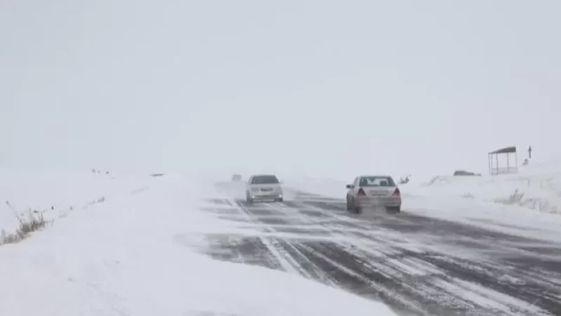 Իրավիճակը ճանապարհներին. Սարավան-«Զանգեր» կոչվող հատվածում  տեղում է ձյուն