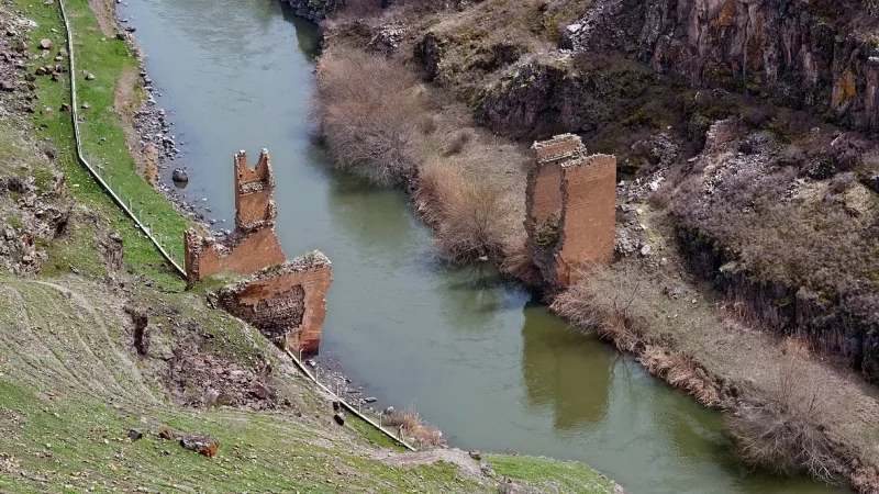 Փաշինյանը` Անիի կամրջի հնարավոր բացման մասին