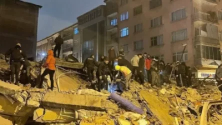 ՏԵՍԱՆՅՈՒԹ. 260 ժամ անց Թուրքիայում փրկարարները փլատակներից դուրս են բերում 12 տարեկան ողջ տղայի