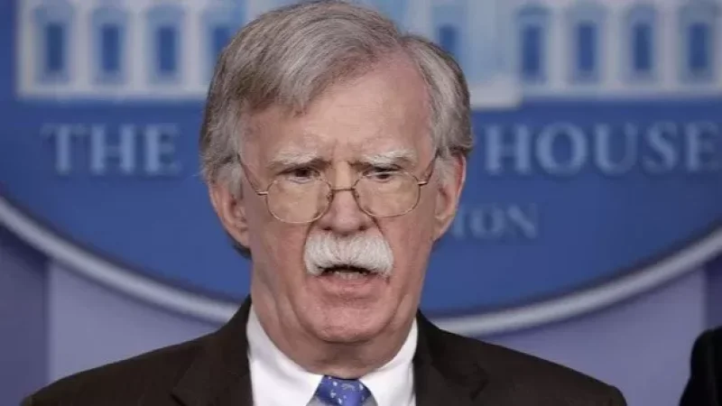 Սպիտակ տան նախկին խորհրդականն անդրադարձել է Ուկրաինային կասետային արկերի մատակարարմանը