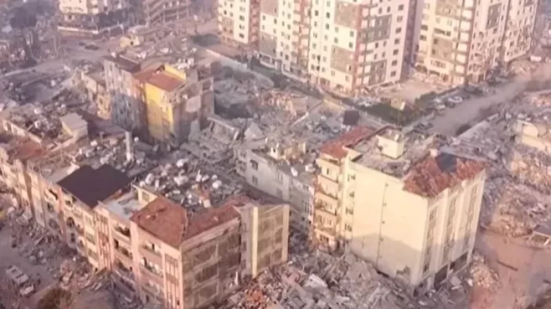 Թուրքական ավիաուղիները երկրաշարժի գոտուց տարհանել է մոտ 266 հազար մարդու