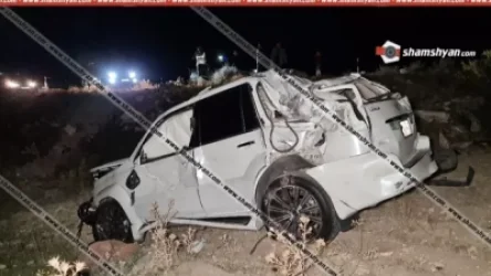Խոշոր ավտովթար Կոտայքի մարզում. Lexus-ը բախվել է ապառաժ քարերին և մի քանի պտույտ շրջվելով՝ հայտնվել ձորում. կա տուժած. Shamshyan. com
