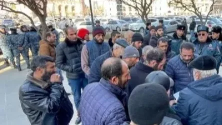 Հրդեհից մահացած զինծառայողների ծնողները մեկ շաբաթ ժամանակ են տվել կառավարությանը