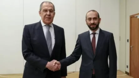Արարատ Միրզոյանը հանդիպել է Սերգեյ Լավրովի հետ