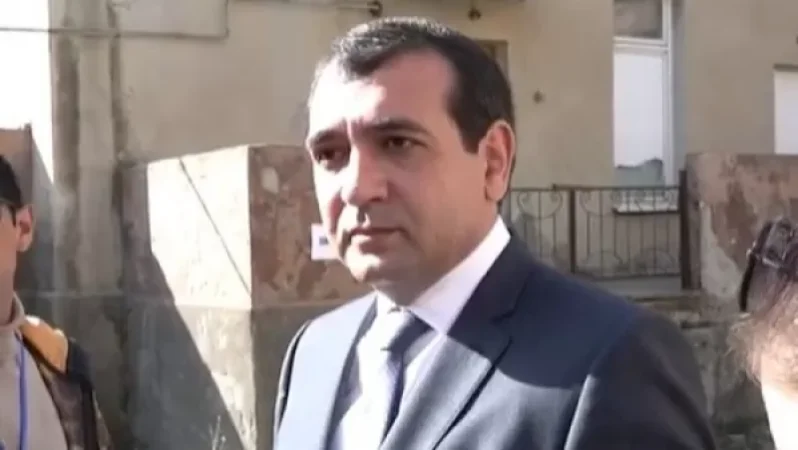 Սոցիալական աջակցություն է, ոչ թե ընտրակաշառք. Գյումրու ՔՊ թեկնածուն` 50 հազար դրամ բաժանելու մասին