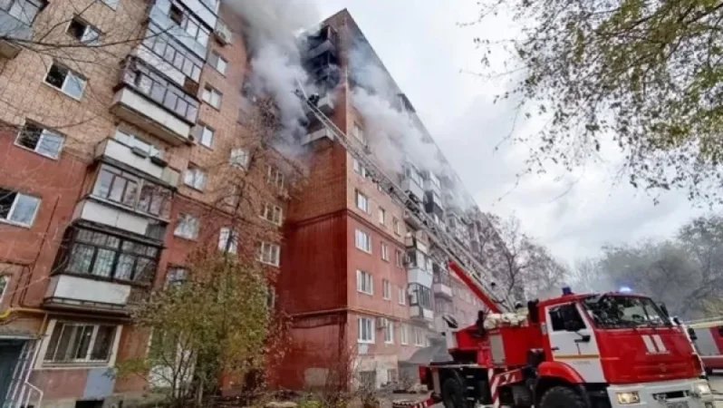 Video: Fire Breaks Out in Apartment Building in Samara, Casualties Reported