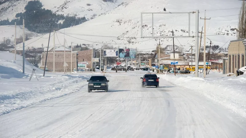 Բուք, մերկասառույց․ ինչ իրավիճակ է ճանապարհներին