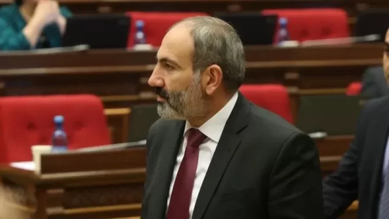 Նիկոլ Փաշինյանը խորհրդարան է եկել. Hraparak. am