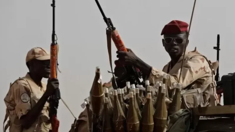 Սուդանում անհայտ անձիք շրջափակել են վարչապետի տունը, ձերբակալել 4 նախարարի