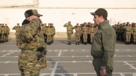 Սուրեն Պապիկյանը սպաներին հանձնարարել է անհանդուրժող լինել զորքերում հայտնաբերվող արատավոր երևույթների նկատմամբ