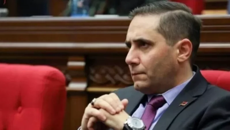 «Մի ամաչեք, տղե՛րք, մի՛ նեղվեք, պատմեք մարդկանց, թե ի՞նչ «դրական ազդակներ» եք ուղարկել թուրքերին». Արման Աբովյան