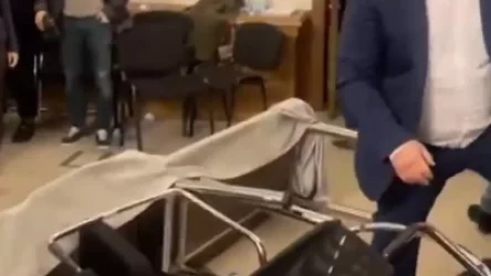 ՏԵՍԱՆՅՈՒԹ․ Հայհոյանքներ, հատակին հայտնված պատգամավորներ՝ Վրաստանի խորհրդարանում