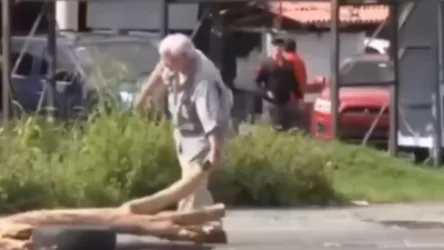 18+ ՏԵՍԱՆՅՈՒԹ. Ինչպես է ամերիկացին գնդակահարում էկոակտիվիստներին, ովքեր փակել էին իր ճանապարհը