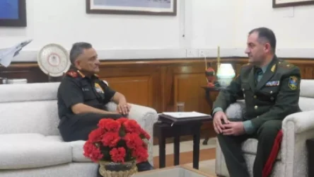 ԼՈՒՍԱՆԿԱՐՆԵՐ․ ՀՀ ԶՈւ գլխավոր շտաբի պետը Հնդկաստանում հանդիպել է գործընկերոջ հետ