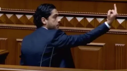 ՏԵՍԱՆՅՈՒԹ. Ռադայի հայազգի պատգամավորը միջնամատ է ցույց տվել Զելենսկուն