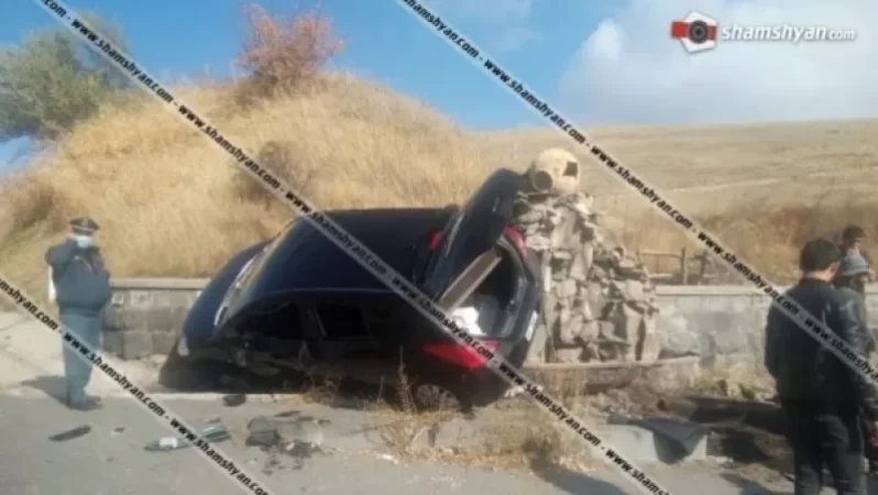 Nissan–ը Չայնիի ոլորաններում կողաշրջված հայտնվել է հենապատին