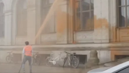 ՏԵՍԱՆՅՈՒԹ.  Բեռլինում բնապահպան ակտիվիստները ներկել է Գերմանիայի տրանսպորտի նախարարության շենքը