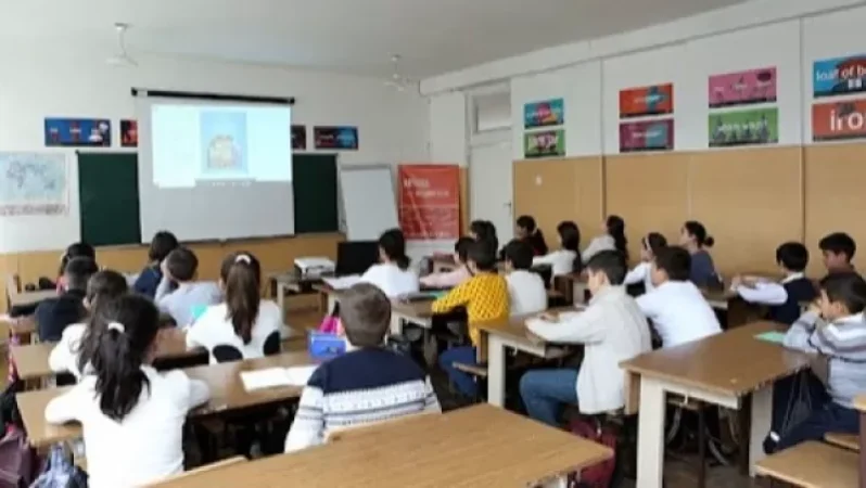 Դպրոցները, որտեղ քովիդի դեպքերը շատ կլինեն, կանցնեն հեռավար ուսուցման. մանրամասնում է նախարարը