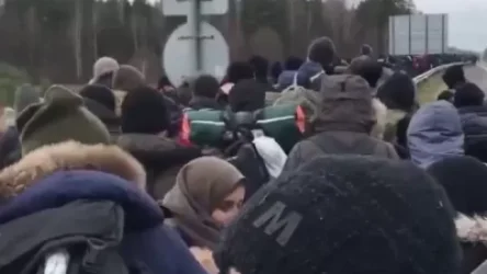 ՏԵՍԱՆՅՈՒԹ. Փախստականների մեծ խումբը շարժվում է դեպի Լեհաստանի հետ Բելառուսի սահման