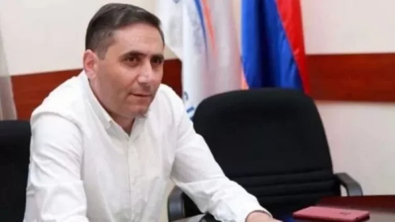 ՀՀ իշխանությունը սկզբունքորեն արդեն համաձայնել է  խորհրդային ժամանակների ինչ-որ քարտեզների և սահմանների. Արման Աբովյան