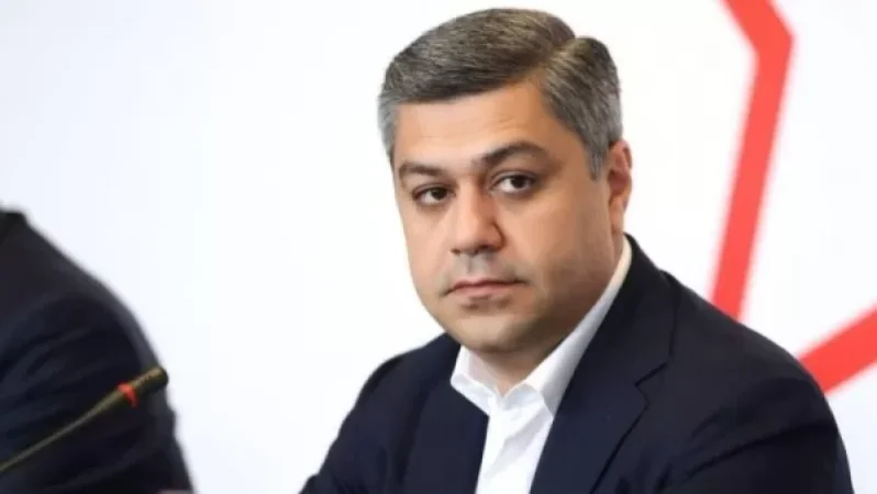 Պապիկյանն է, թե այլ անձ է ՊՆ, կապ չունի, ամբողջ համակարգը Փաշինյանն է ղեկավարում. Վանեցյան