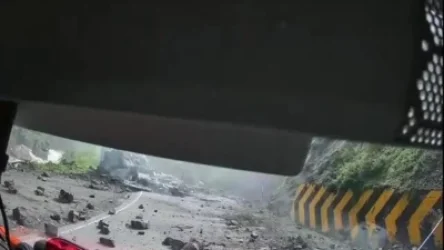 ՏԵՍԱՆՅՈՒԹ. Հսկայական քարն ընկել է բեռնատարների վրա. Պերուու