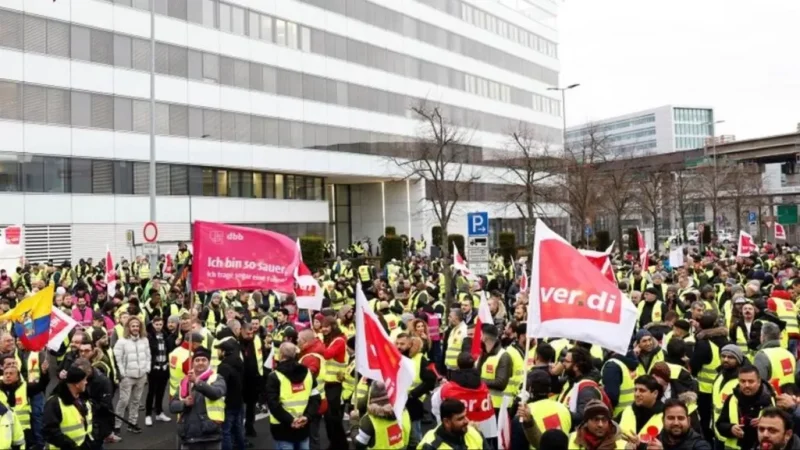 Գերմանիայի օդանավակայաններում գործադուլի պատճառով չեղարկվել է 351 չվերթ