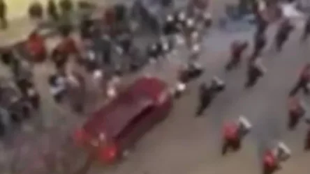 ՏԵՍԱՆՅՈՒԹ. ԱՄՆ-ում մեքենան մխրճվել է Սուրբծննդյան երթի մեջ. կան վիրավորներ և զոհ