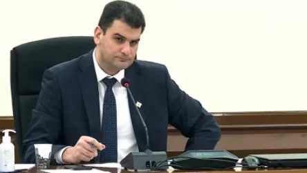 ՏԵՍԱՆՅՈՒԹ․ Ինչ-որ վիրուս կա՞ քաղաքապետարանում. քաղաքապետը՝ աշխատակցին