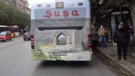 ԼՈՒՍԱՆԿԱՐՆԵՐ. Սալոնիկում հասարակական տրանսպորտը գովազդում է «Շուշա» քաղաքը