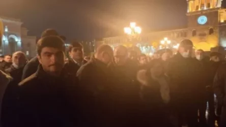 Ընթանում է «Ազատագրական» շարժման հանրահավաքը. ներկա են Մամիջանյանը և Սեյրան Օհանյանը