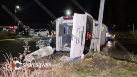 Խոշոր ավտովթար՝ Եղվարդում. բախվել են շտապօգնության ավտոմեքենան, Toyota-ն ու 06-ը. բժիշկն ու բուժքույրը հոսպիտալացվել են. Shamshyan. com