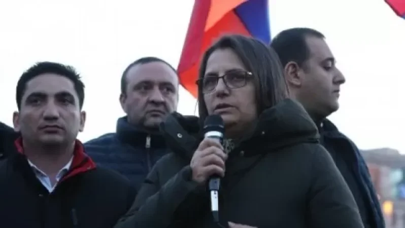 Ոչ ոքի չեք հավատում, բայց, հո, հավատում եք` Հայաստանը վտանգի մեջ է. Կարին Տոնոյանի