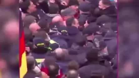 ՏԵՍԱՆՅՈՒԹ. Սահակաշվիլիի դատավարությունն է ընթանում. Բողոքի ակցիա դատարանի դիմաց