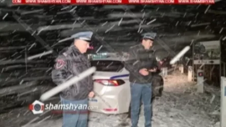 Ձյան և մերկասառույցի պատճառով մեքենան բախվել է գազատար խողովակներին և հայտնվել ձորում