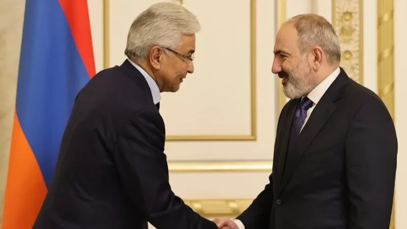 Փաշինյանը հանդիպել է ՀԱՊԿ գլխավոր քարտուղարի հետ