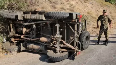 ԼՈՒՍԱՆԿԱՐ․ ՊՆ УАЗ-ը Առինջ-Սևան ճանապարհին կողաշրջվել է. կան վիրավորներ