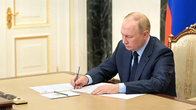 Ազատազրկում՝ խախտման դեպքում. Պուտինը օրենք է ստորագրել