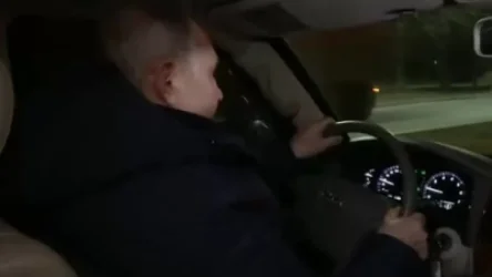 ՏԵՍԱՆՅՈՒԹ. Պուտինը, մեքենա վարելով, շրջել է Մարիուպոլով