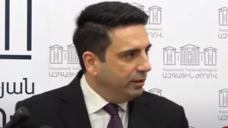 Հիմա Արցախն ու Ադրբեջանը փորձում են խոսակցության ինչ-որ եզրեր գտնել. Սիմոնյան