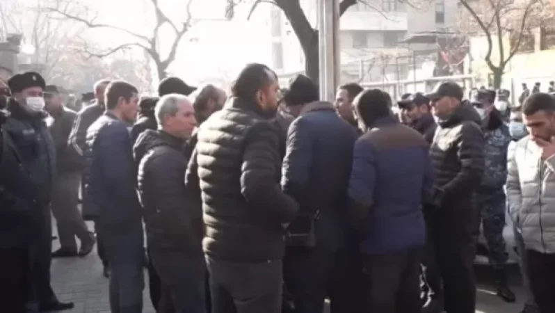 “Moderate Your Words”: Dispute Between a Missing Person’s Relative and Hovik Aghazaryan