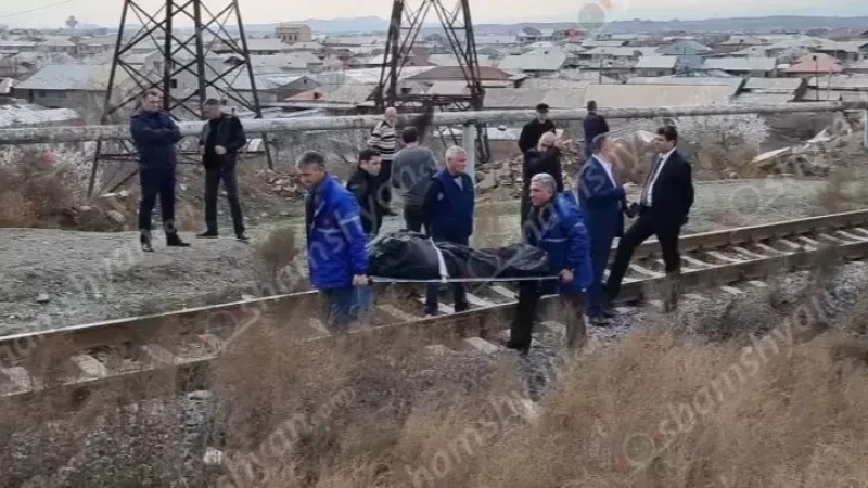 Երևանում բեռնատար գնացքը բախվել է գծերի վրայով անցնող կնոջը․ նա տեղում մահացել է