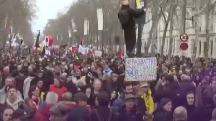 ՏԵՍԱՆՅՈՒԹ. Փարիզում ցուցարարները Մակրոնի հրաժարականն են պահանջում