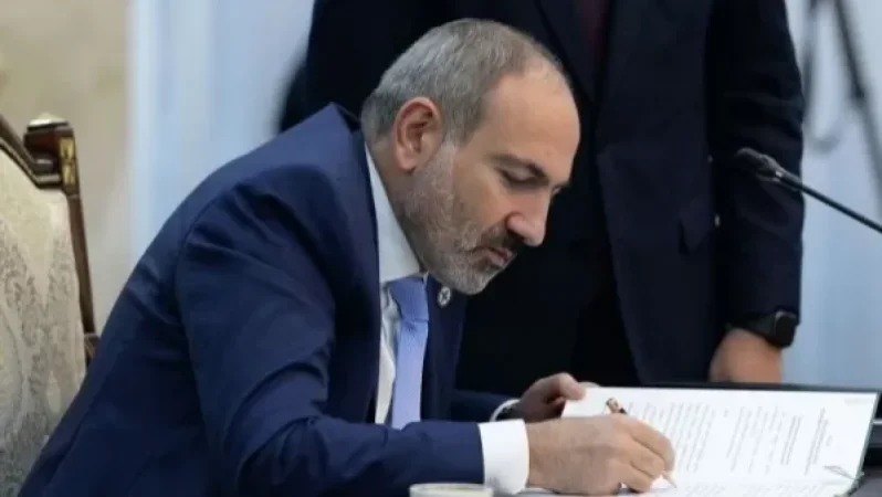 Փաշինյանն ազատել է իր գլխավոր խորհրդականին