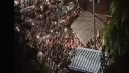 ՏԵՍԱՆՅՈՒԹ. Մեսսիի երկրպագուները շրջապատել են այն ռեստորանը, որտեղ նա ընթրել է