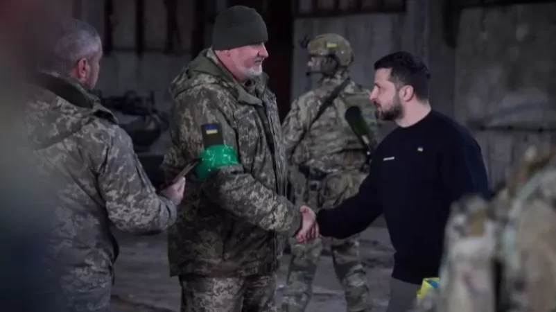 Վլադիմիր Զելենսկին այցելել է  Բախմուտ, հանդիպել զինծառայողներին