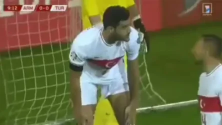 ՏԵՍԱՆՅՈՒԹ. Խաղի հաշիվը հավասարվեց. թուրք ֆուտբոլիստի ինքնագոլի պահը
