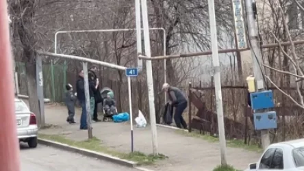 ՏԵՍԱՆՅՈՒԹ․ Դիլիջանում ռելոկանտներն աղբ են հավաքում․ նախաձեռնությանն է միացել նաև Նիկոլ Փաշինյանը