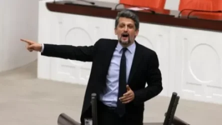 Ձեր աթոռին 110 տարի առաջ հայ էր նստած․ Փայլանը՝ Չավուշօղլուին